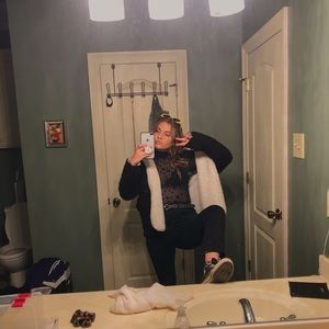 Meet your Posher, Faith